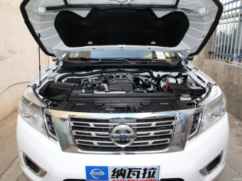 Nissan Navara Premium 2.5L AT 4WD QR25