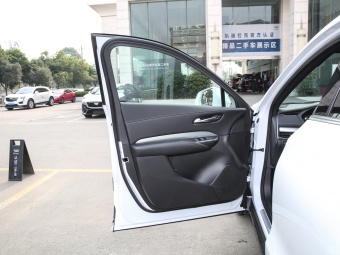 Cadillac XT4 Luxury 28T