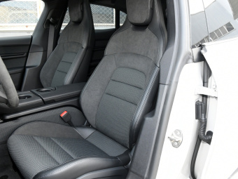 Porsche Taycan 4 Cross Turismo