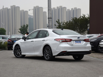 Toyota Camry Hybrid Deluxe 2.5HG
