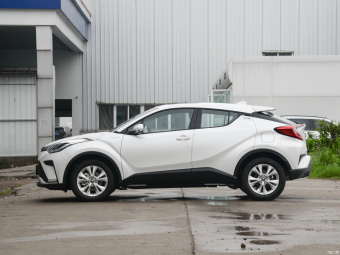 Toyota IZOA Hybrid Yixing 2.0L