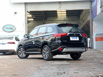Mitsubishi Outlander Enjoy 2.0L 7 Seat