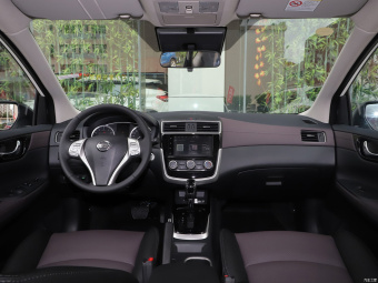 Nissan Tiida Smart 1.6L CVT