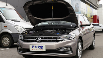 VW Bora Comfort Smart Connect 1.5L AT