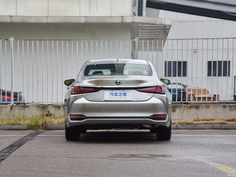 Lexus ES 200 Limited