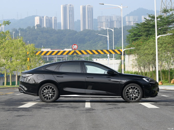 BYD Seal DM-i Premium 121KM