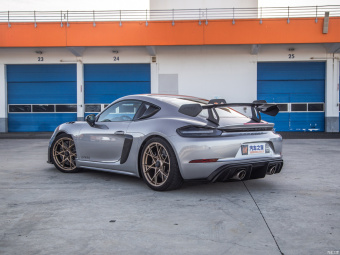 Porsche 718 Cayman GT4 RS