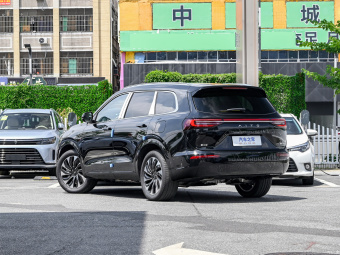 Aito M7 Plus 5 seats