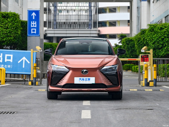 Lexus RZ 450e Enjoy AWD
