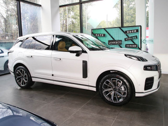 Lynk & Co 09 EM-P 2023 2.0TD EM-P 4WD Asian Touring Executive Edition 5-seater
