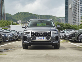 Audi Q7 2025 45 TFSI Quattro S line Sport