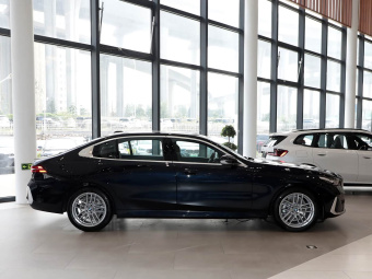 BMW 5 Series 2026 525Li Luxury