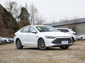 BYD Qin Plus DM-i Leading 120КМ