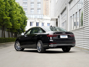 Audi A8L 2026 Horch Founder Edition 60TFSI
