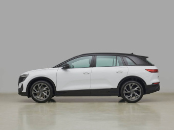 Audi Q5 e-tron 2023 40 Star Edition White Wizard Edition