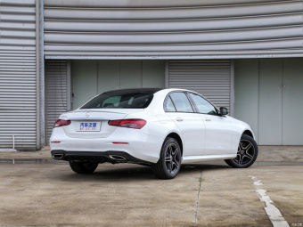 Mercedes-Benz E-Class 300 Limousine Fashion Dynamic