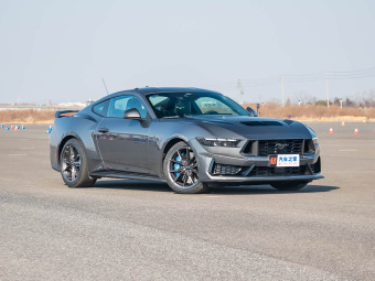Ford Mustang 2024 5.0L V8 Dark Horse