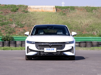 Voyah Zhuiguang Flagship PHEV