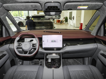 Zeekr 009 2024 6-Seat Executive Edition AWD 108kWh