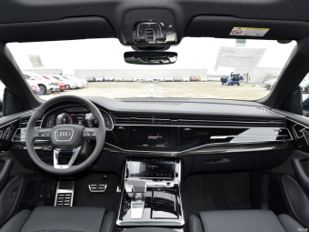 Audi Q8 Select Dynamic 55 TFSI