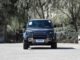 Land Rover Defender 110 X-Dynamic HSE P400