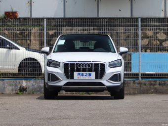 Audi Q2L Elegance Aggression 35 TFSI