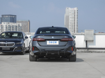 BMW i5 xDrive M60