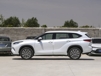 Toyota Highlander Hybrid 2024 2.5L Intelligent Electric Hybrid Dual-Motor Two-Wheel Drive Luxury 7-Seater