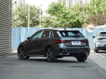 Audi A3 Sportback 2026 35TFSI Flying Spur Premium Edition