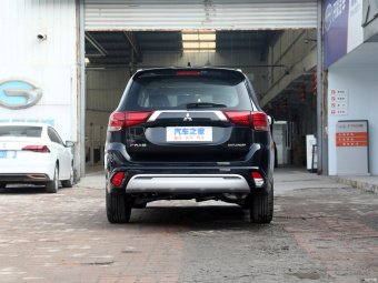 Mitsubishi Outlander Enjoy 2.0L 7 Seat
