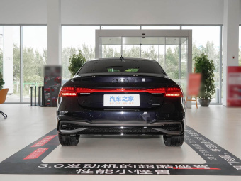 Audi A7L 2025 55 TFSI Quattro Black Edition