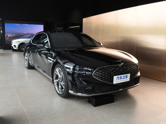 Genesis G90 Flagship AWD
