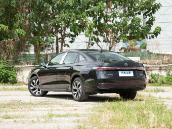 VW Passat 2026 Pro 380TSI Starry Sky Dragon Edition
