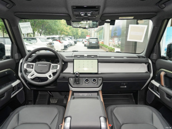 Land Rover Defender 110 X-Dynamic HSE P400