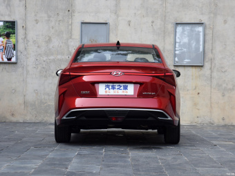 Hyundai Verna Elite TOP 1.4L CVT