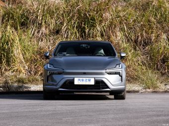 Polestar 4 Long Range AWD