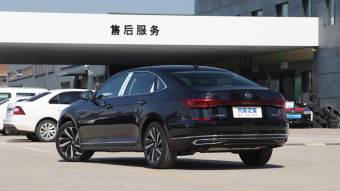 VW Passat Premium 330TSI
