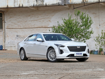 Cadillac CT6 Luxury 28T