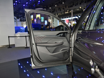 Roewe RX5 eMAX Respect 1.5T PHEV