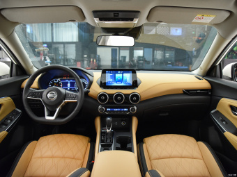 Nissan Sylphy Luxury 1.6L TOP CVT