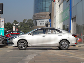 Toyota Corolla PHEV Leading 1.8L E-CVT