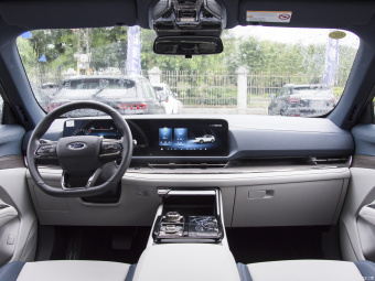 Ford Equator Sport Honor EcoBoost 170