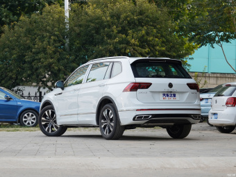 VW Tiguan L R-Line Ultimate 330TSI