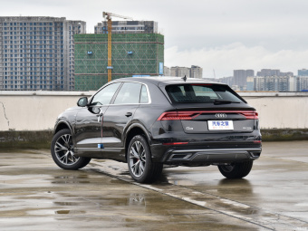 Audi Q8 Select Dynamic 55 TFSI