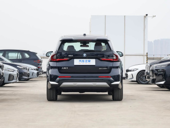 BMW iX1 2025 eDrive25L X Design