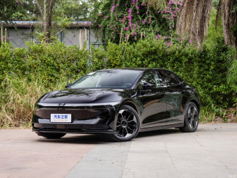 Zeekr 007  75 kWh