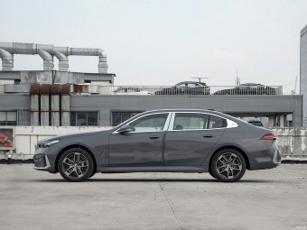 BMW 5 Series 530Li Luxury First Edition