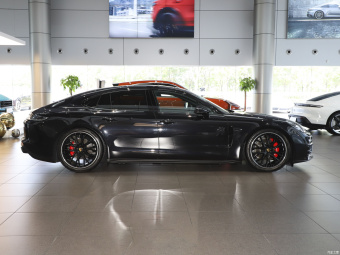 Porsche Panamera 4S