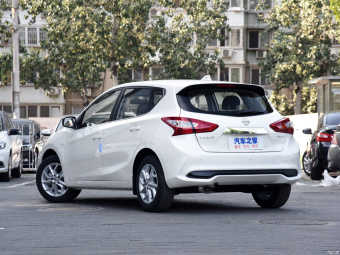 Nissan Tiida Cool Dynamic 1.6L CVT