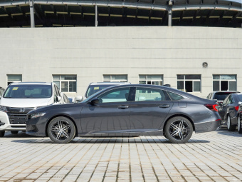 Honda Accord Sport Hybrid Magic Night · Wisdom